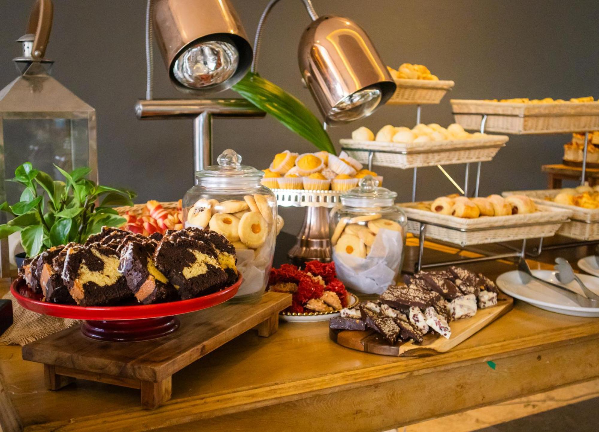 Hotel Caribe By Faranda Grand, A Member Of Radisson Individuals Cartagena Exteriér fotografie A dessert buffet